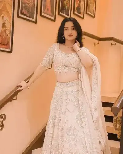 Escort Gondia